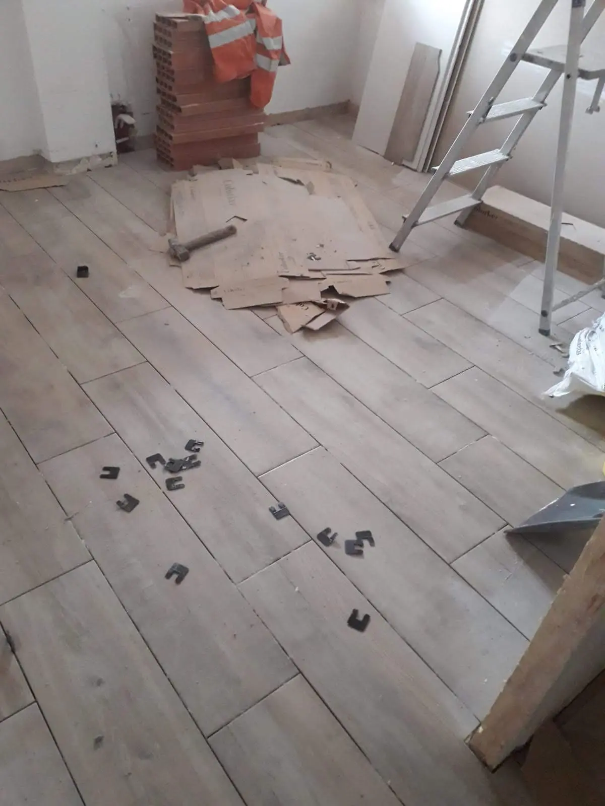 Spațiu Tehnic/Spălătorie Improvizată pe Șantier - Geoalex