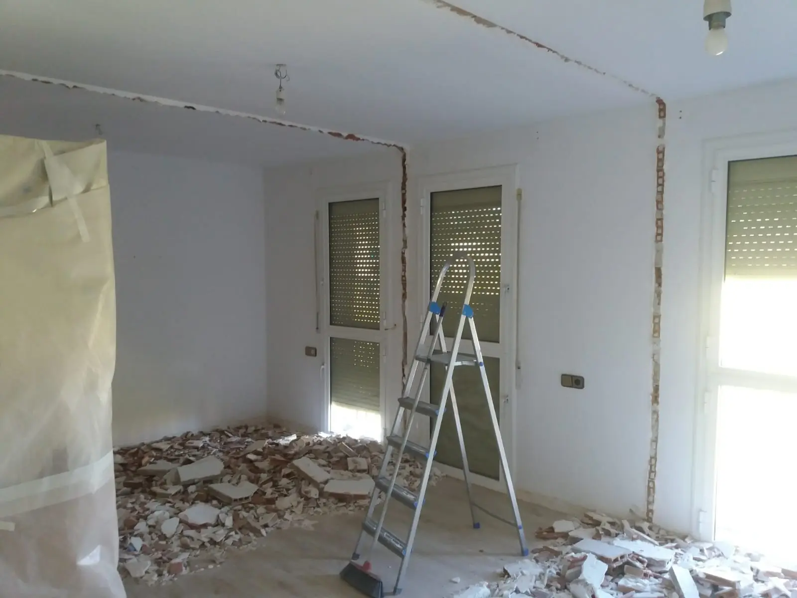 Montaj Gresie Pardoseală cu Sistem de Nivelare - Geoalex