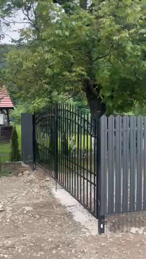 Construcție gard metalic modern și porți în Sibiu / Cisnădie - Geoalex